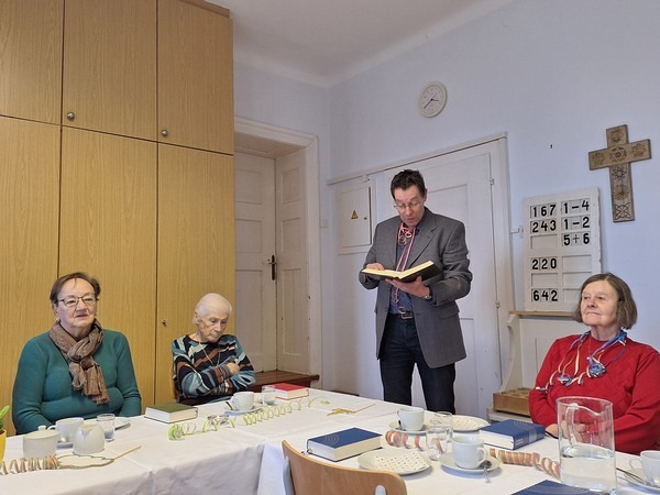 Ökumenischer Austausch der Pfarrkaffee Senioren!